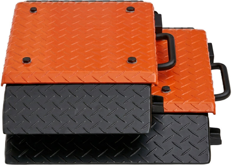 Plataformas da balança portátil CELMI CM-1002 empilhadas, em laranja e grafite